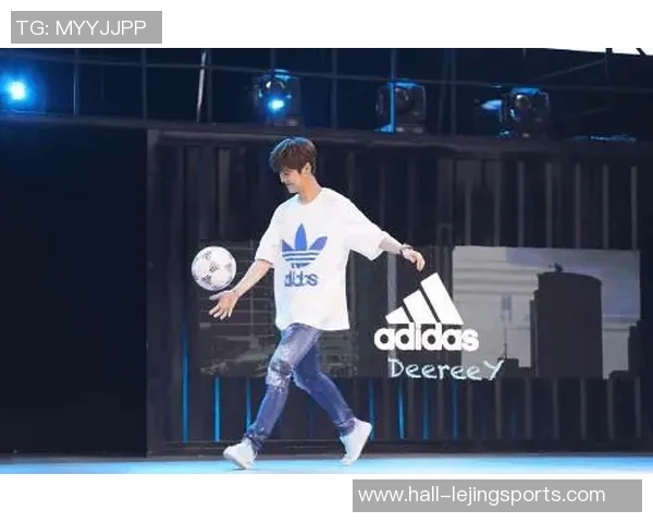 鹿晗携手足球明星队员共赴绿茵场展现激情与魅力的精彩瞬间